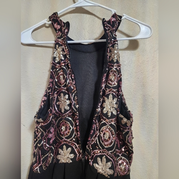 Juniors semiformal gown size 9 - Picture 7 of 8